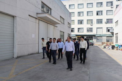 開(kāi)發(fā)區(qū)周六現(xiàn)場(chǎng)會(huì)連走10個(gè)點(diǎn)只為3件事:拓平臺(tái)、優(yōu)配套、促落地
