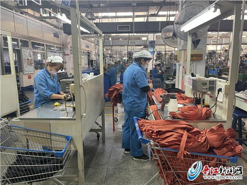 潯興集團(tuán)發(fā)放200多萬(wàn)元留廠補(bǔ)貼 外地員工 企業(yè)如家 我愿意留在晉江過(guò)年