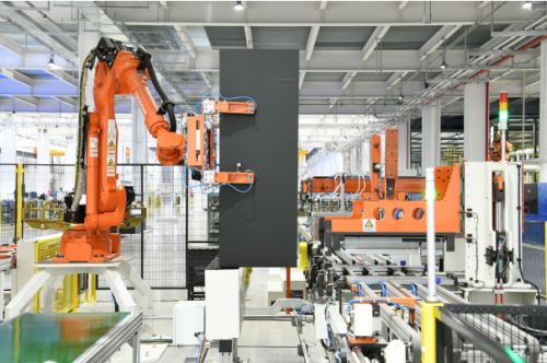 海爾冰箱加大產(chǎn)能投入 智能工廠提升高端市場(chǎng)競(jìng)爭(zhēng)力